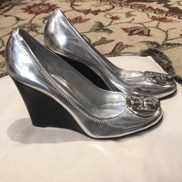 tory burch silver heels